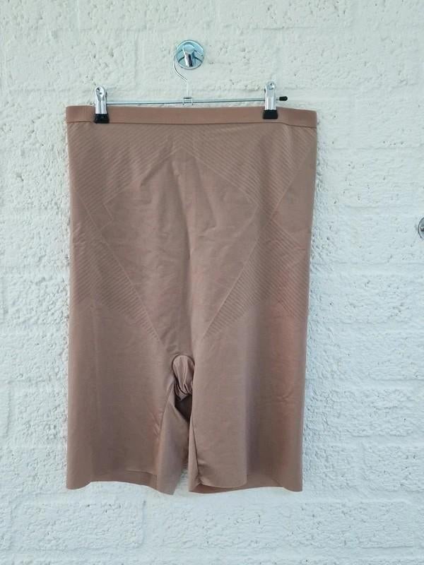 Spanx shapewear short 2XL nude corrigerend, Ophalen of Verzenden, Beige, Broekje of Short