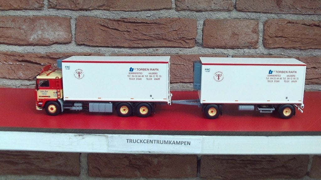 Tekno  Volvo  F12  met  Schamelaanhanger  van  Torben  Rafn.