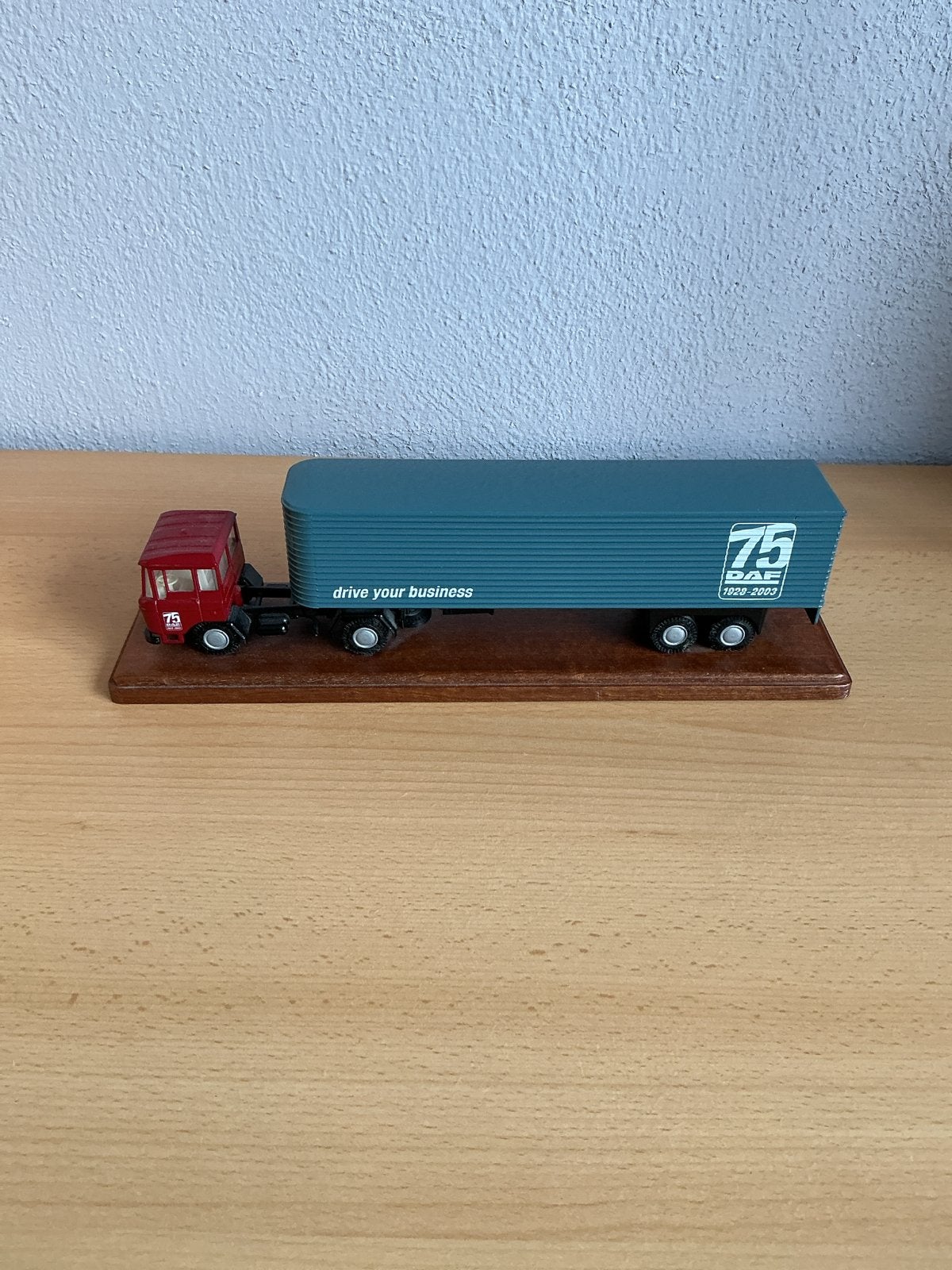 DAF 75 jaar jubileum vrachtwagen miniatuur (1928-2003), Ophalen, Zo goed als nieuw, Overige typen