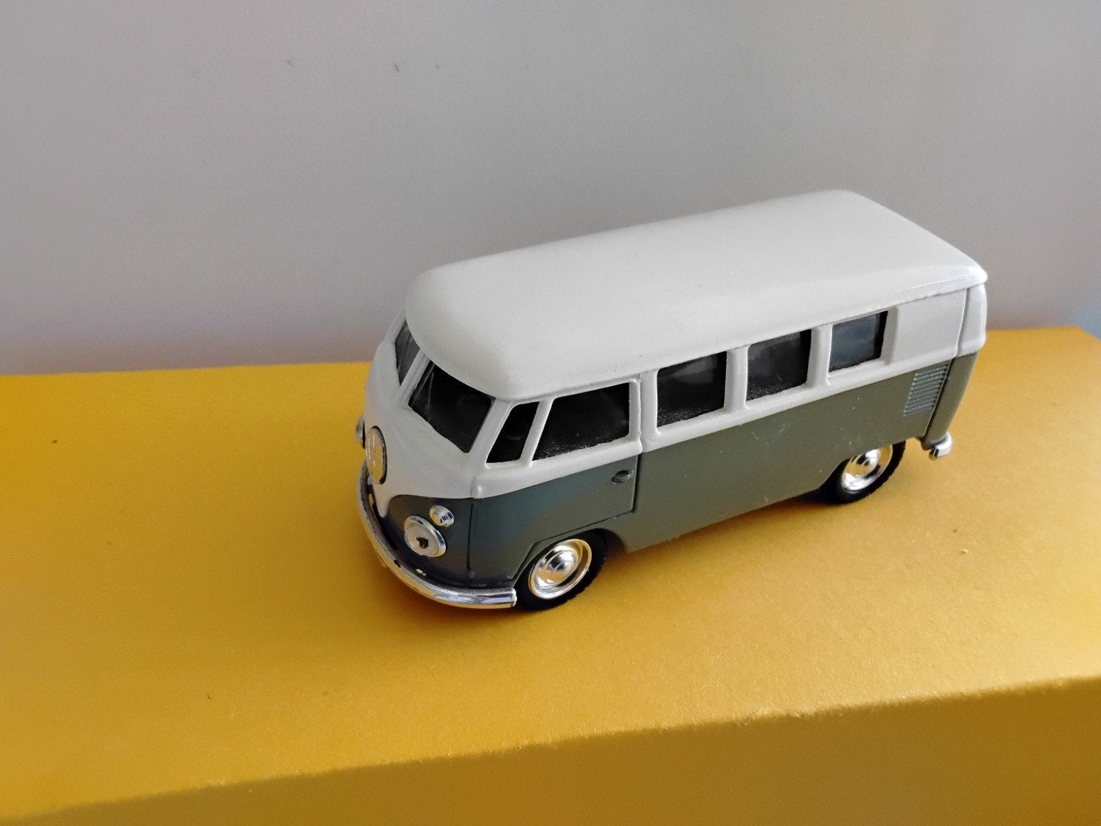 SOLIDO    VOLKSWAGEN  COMBI, Ophalen of Verzenden, Zo goed als nieuw, Auto, Solido