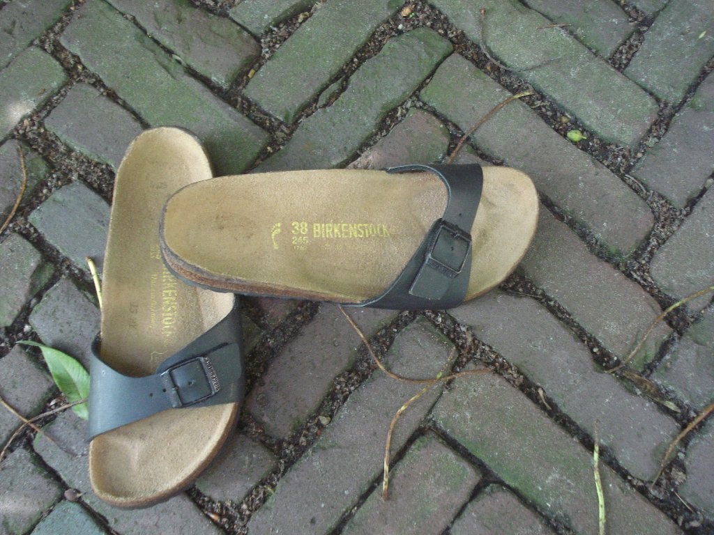 GRATIS VERZENDEN ZWARTE MADRID BIRKENSTOCKS MT 38, Slippers, Verzenden, Zwart, Zo goed als nieuw