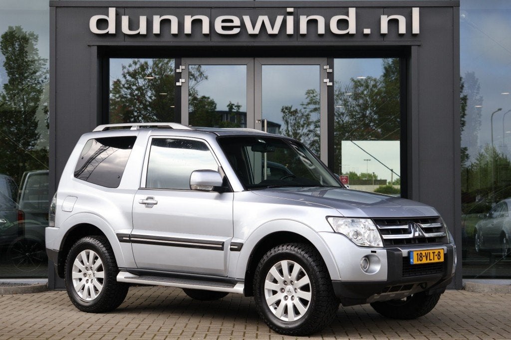 Mitsubishi PAJERO 3.2 DI-D *1e Eigenaar*NAVI*AIRCO*TREKHAAK*, Automaat, 2033 kg, 4 cilinders, Met garantie (alle)