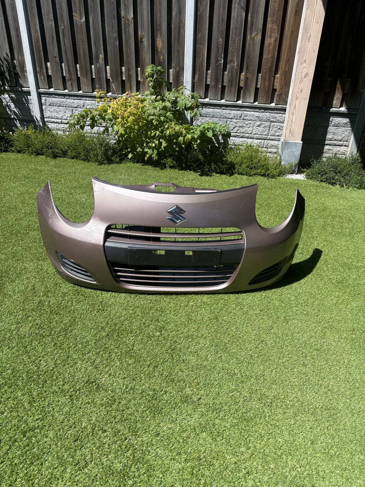 Voorbumper Suzuki Alto 2009-2014 ZKW met lichte schade, Auto-onderdelen, Gebruikt, Voor, Ophalen of Verzenden, Bumper