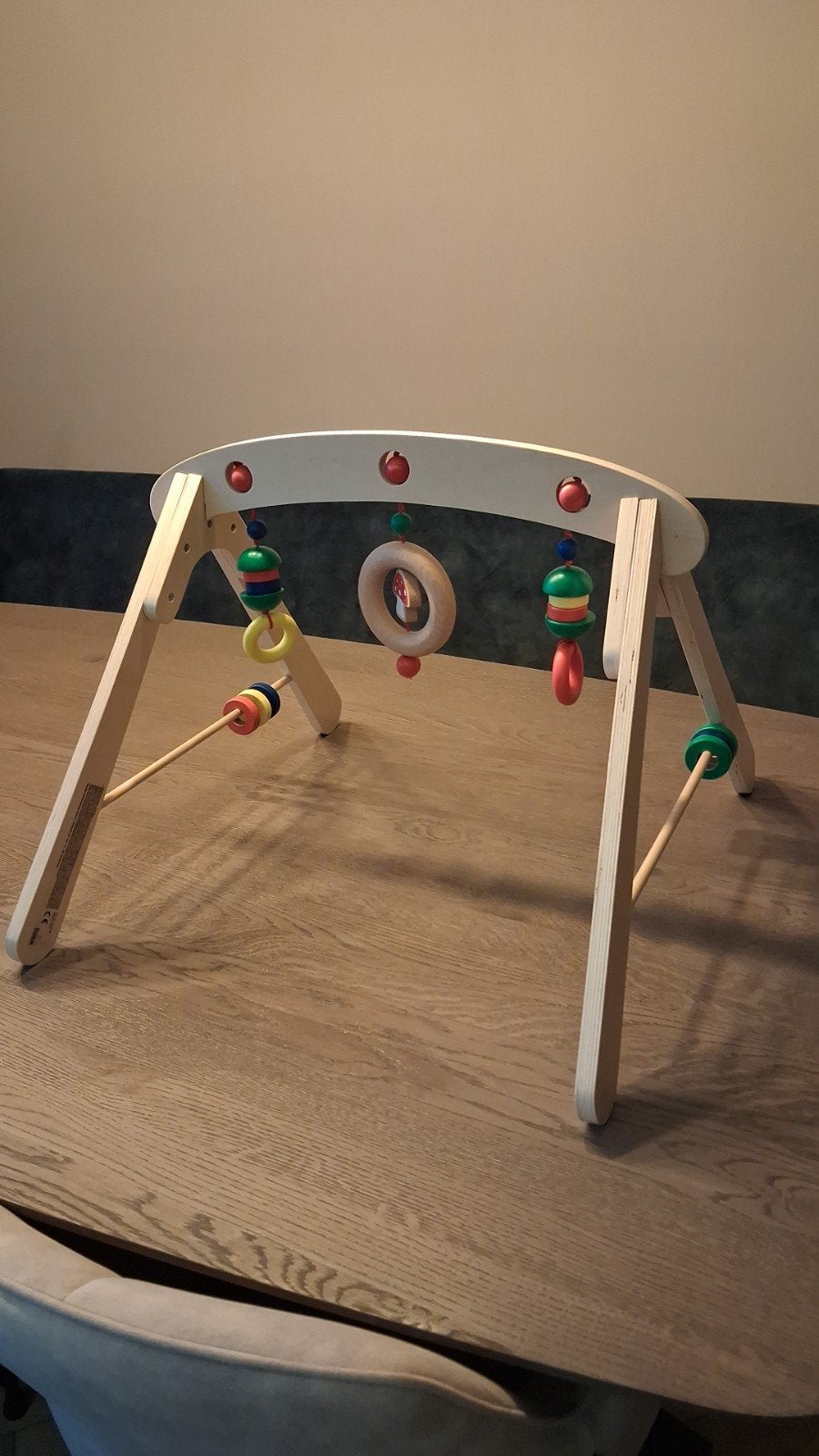 Houten Babygym met Kleurrijke Hangers, Kinderen en Baby's, Speelgoed | Babyspeelgoed, Ophalen, Zo goed als nieuw, Babygym