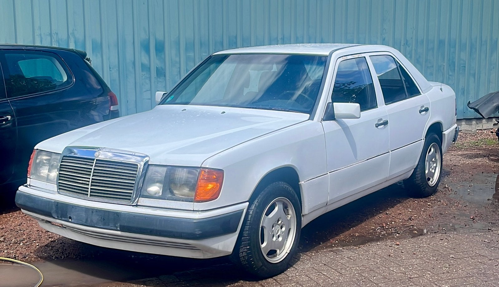 MERCEDES 250 D belastingvrij W124 en donorauto erbij!!, Auto's, Achterwielaandrijving, Zwart, Wit, Particulier