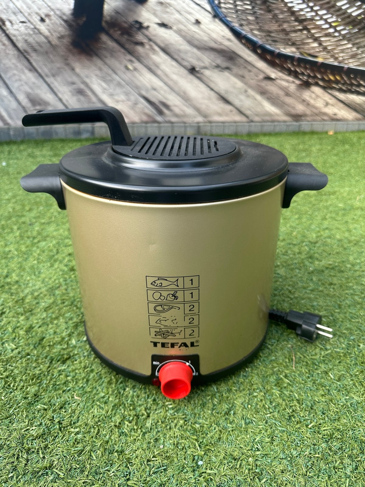 Tefal Friteuse - Compact en Handig, Witgoed en Apparatuur, 2 tot 3 liter, Ophalen, Gebruikt, Uitneembare binnenpan