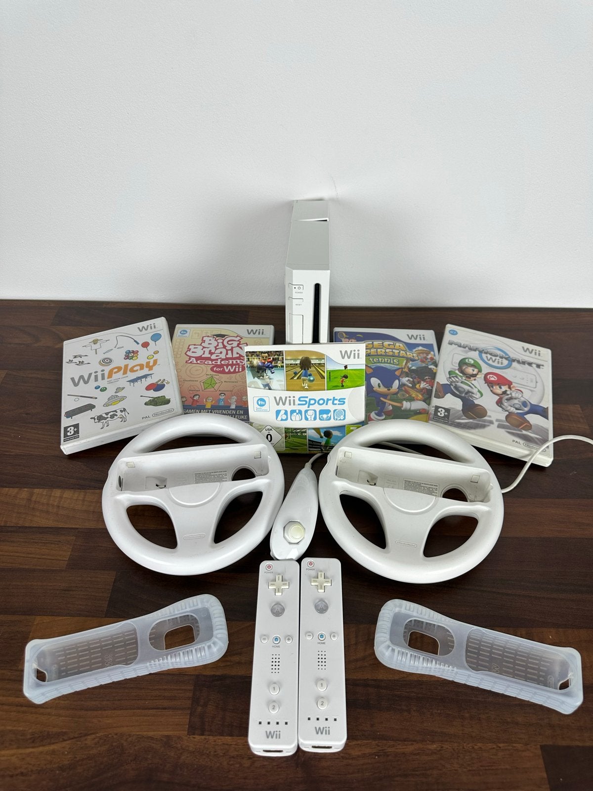 Nintendo Wii bundel met Mario Kart, Wii Sports en Wii Play, Ophalen of Verzenden, Gebruikt, Met 2 controllers, Met games