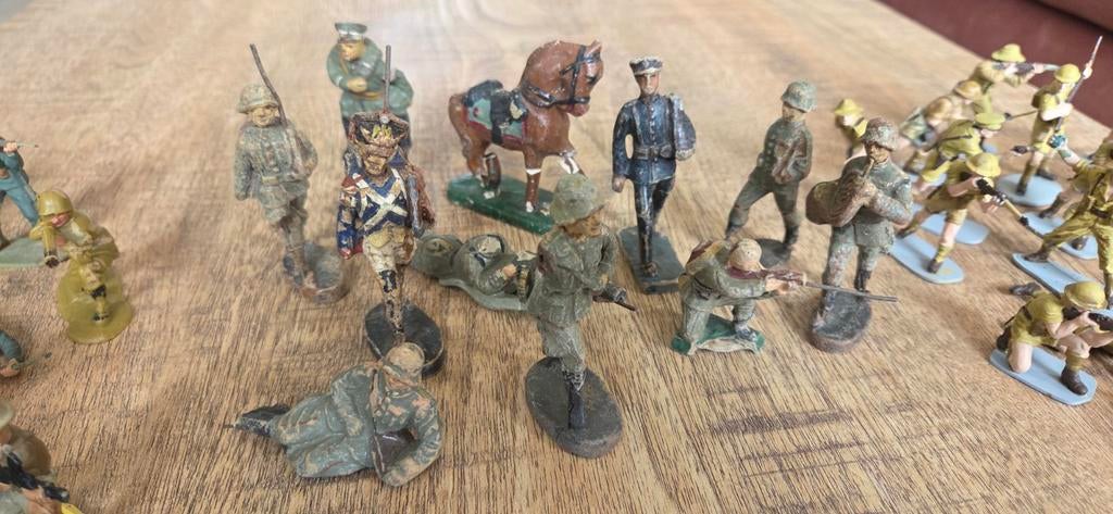 45x vintage soldaat figuurtjes o.a. britains en elastolin, Gebruikt, Figuurtje(s), Overige soorten, Ophalen of Verzenden