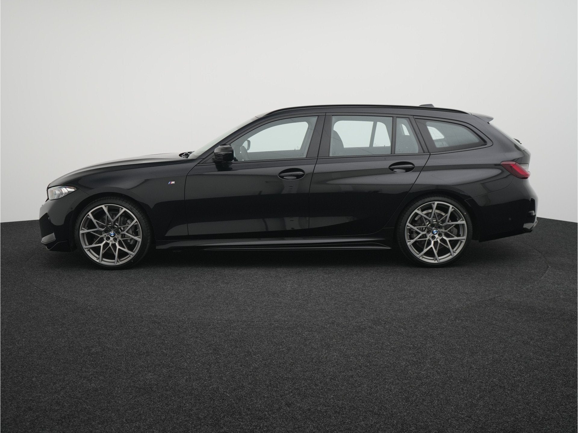 Foto 7 van BMW 3 Serie Touring 330i xDrive M-Sport | M-Performance Pack