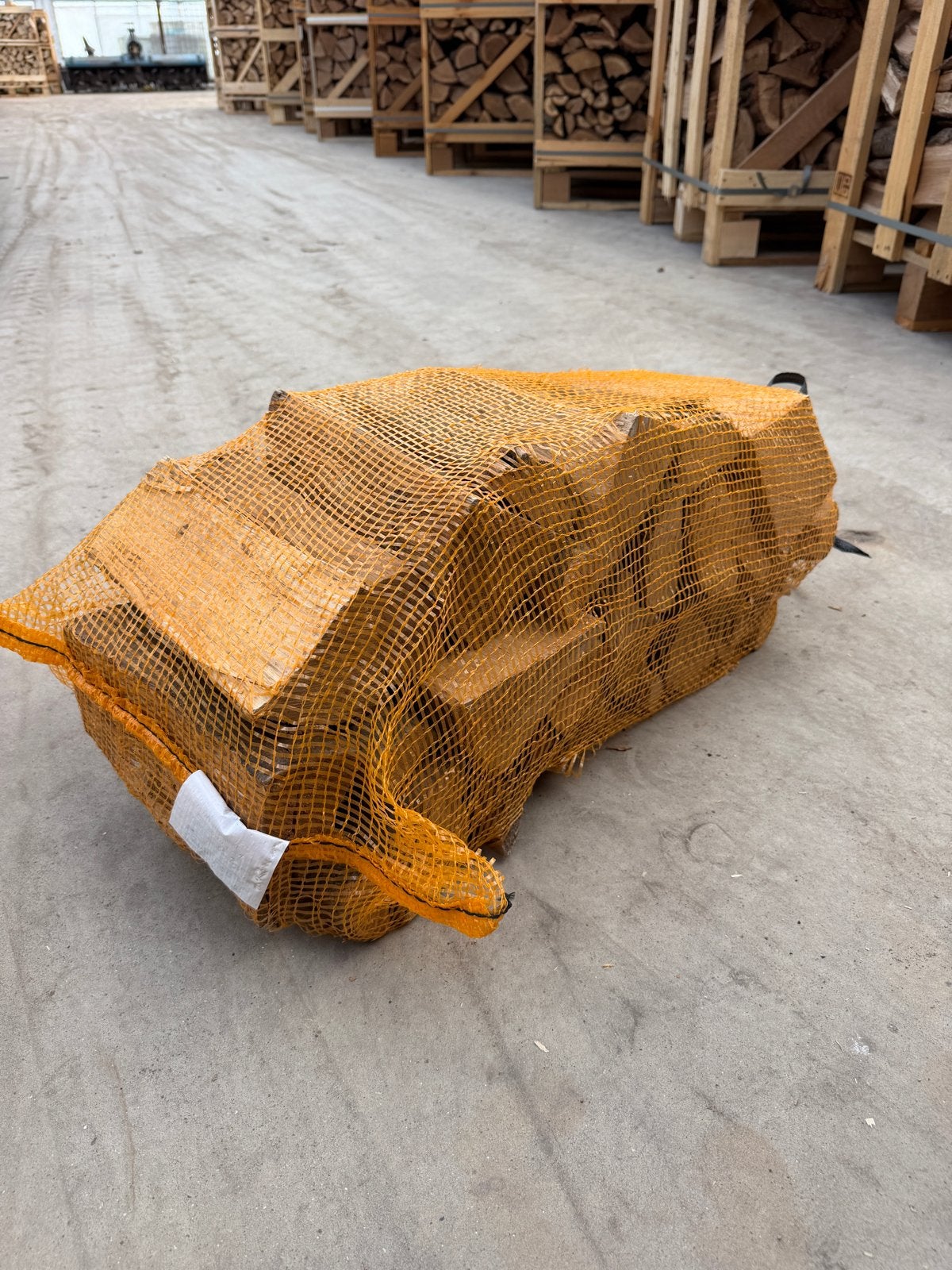 Haagbeuk brandhout in net - +/- 18 kg / 40 liter, Minder dan 3 m³, Ophalen, Beukenhout, Blokken