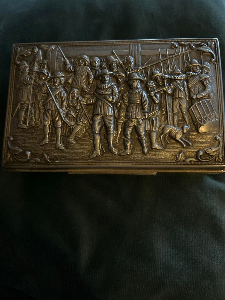 Antieke sigarenkist met De Nachtwacht reliëf, Verzamelen, Rookartikelen, Aanstekers en Luciferdoosjes, Ophalen of Verzenden, Gebruikt