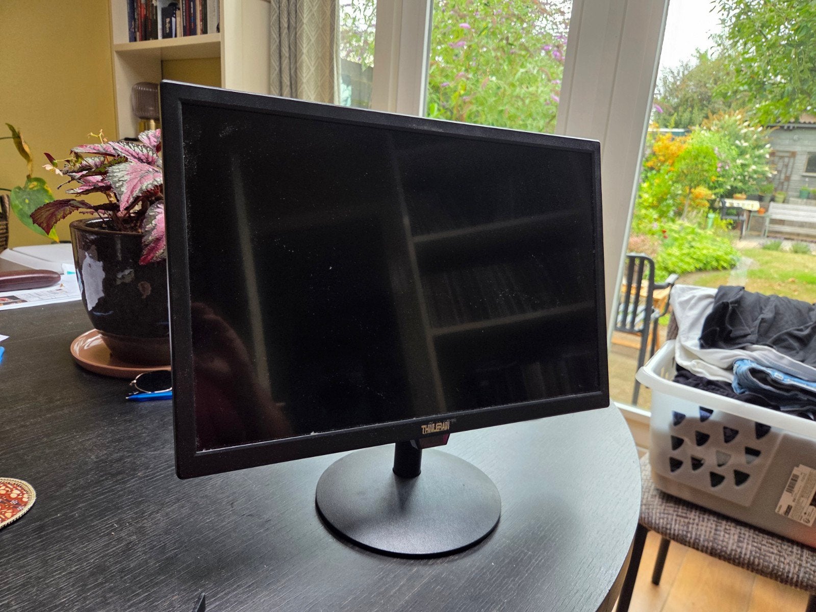 Thinlerain HD-190 LCD Monitor met afstandsbediening, Computers en Software, Monitoren, Ophalen, Nieuw