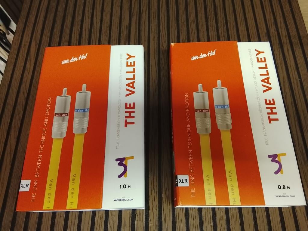 Van den Hul The Valley XLR kabels 0.8m en 1.0m, Audio, Tv en Foto, Audiokabels en Televisiekabels, Ophalen of Verzenden, Zo goed als nieuw