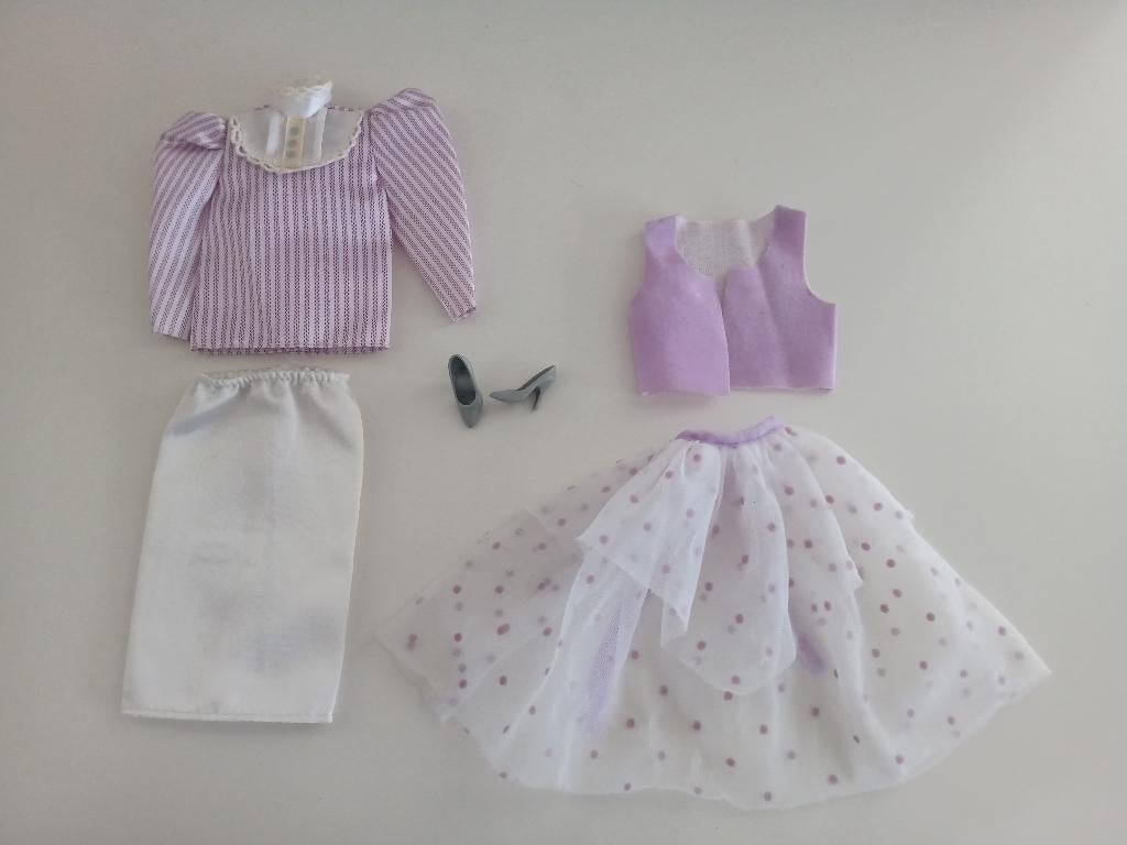 Kledingsetje Barbie Day-to-Night Fashions - Teacher uit 1984, Ophalen of Verzenden, Gebruikt, Kleertjes