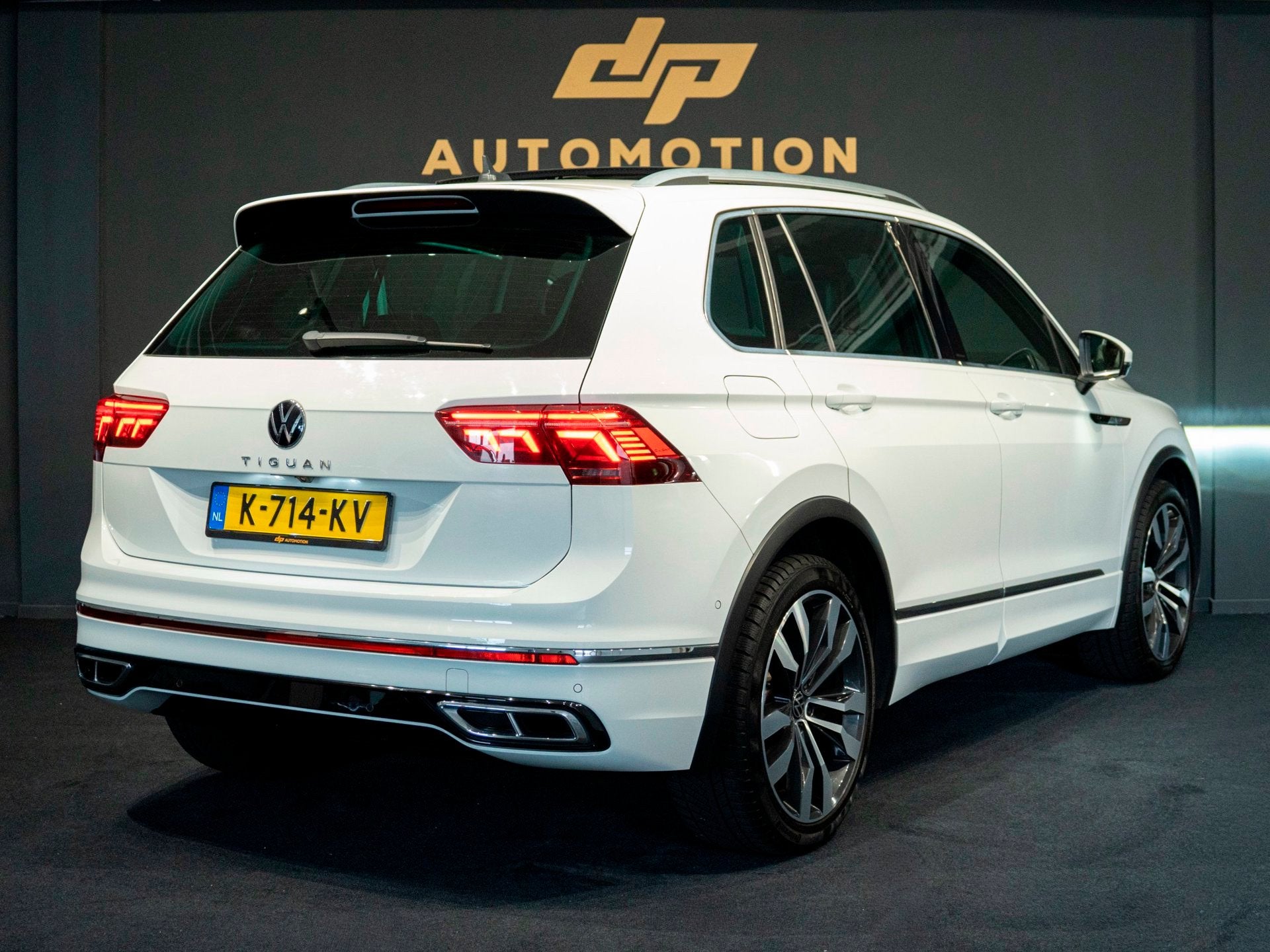 Volkswagen Tiguan 1.5 TSI R-Line Business+/R-LINE/PANO/CARPL, Euro 6, 4 cilinders, 150 pk, Wit