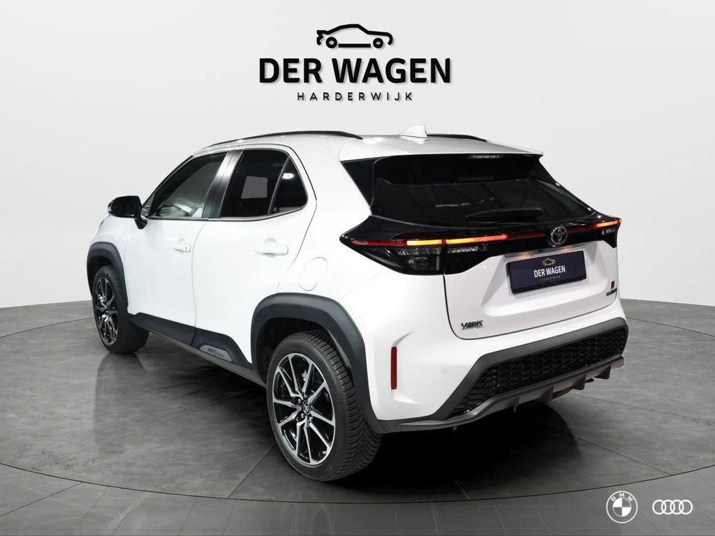 Toyota Yaris Cross 1.5 Hybrid GR / HUD / PANO / STOELVW / JB, Stof, Met garantie (alle), Wit, 1490 cc