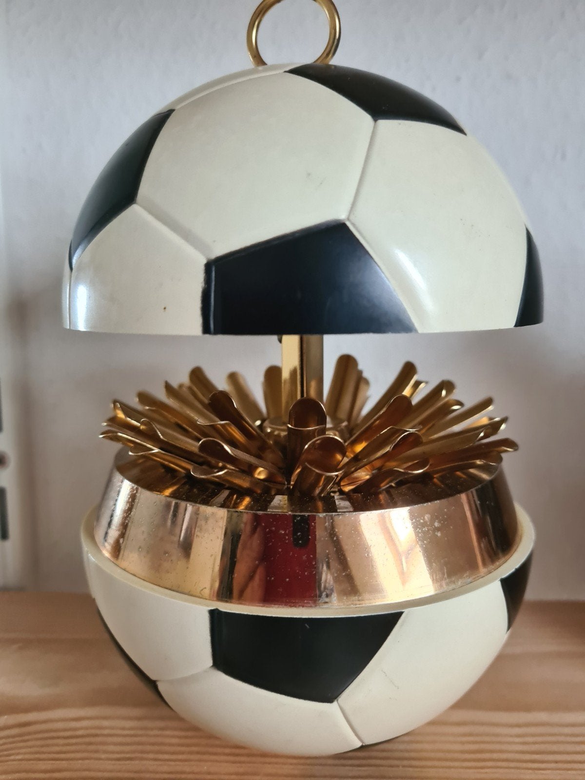 Vintage Pop-Up Voetbal Sigarettenhouder - Uniek Design, Verzenden