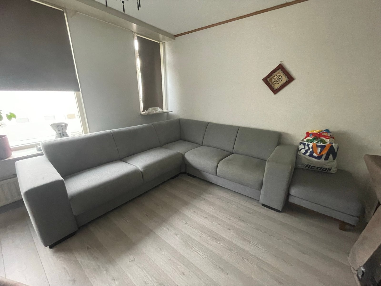 Grijze hoekbank met chaise longue, Huis en Inrichting, Ophalen, 250 tot 300 cm, Gebruikt, Hoekbank
