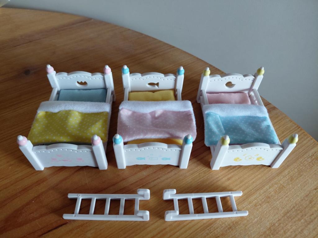 Sylvanian families drieling bedjes/stapelbaar/compleet, Ophalen of Verzenden, Zo goed als nieuw