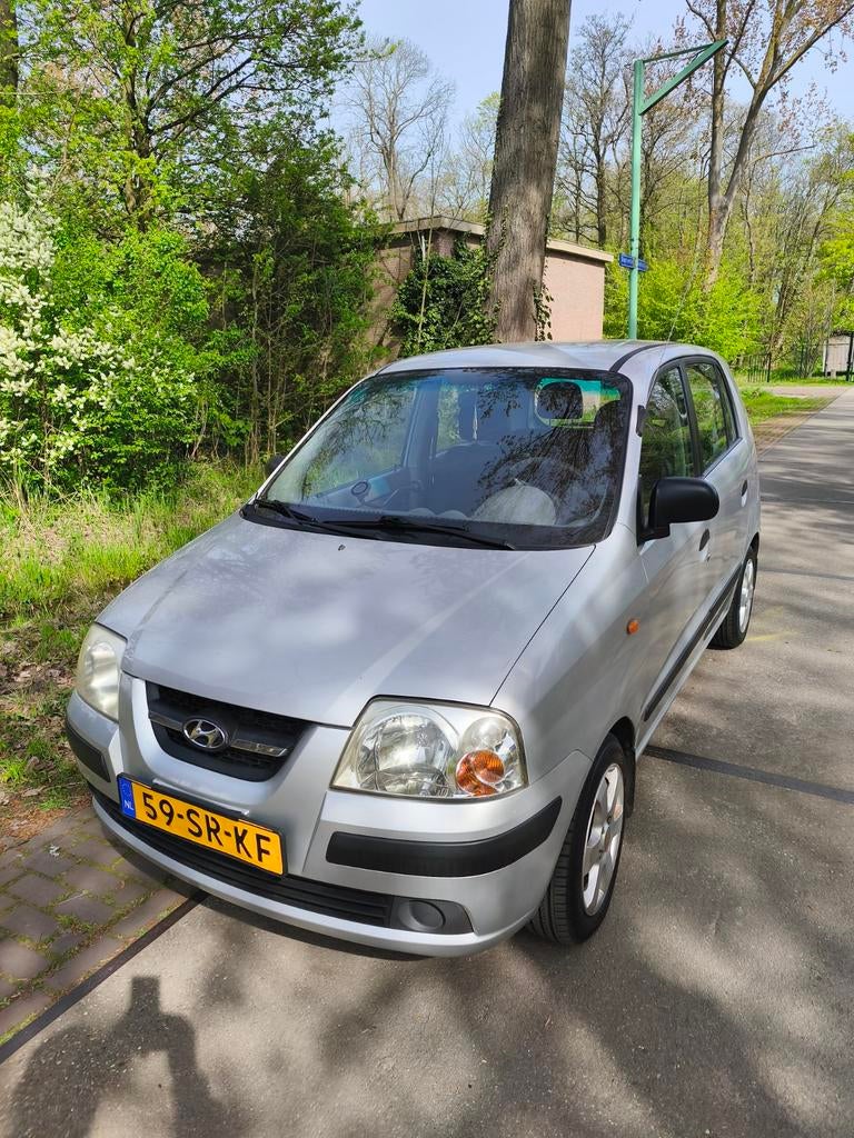 Hyundai Atos 1.1 2006 Grijs, Auto's, Voorwielaandrijving, Stof, 31 €/maand, 4 cilinders