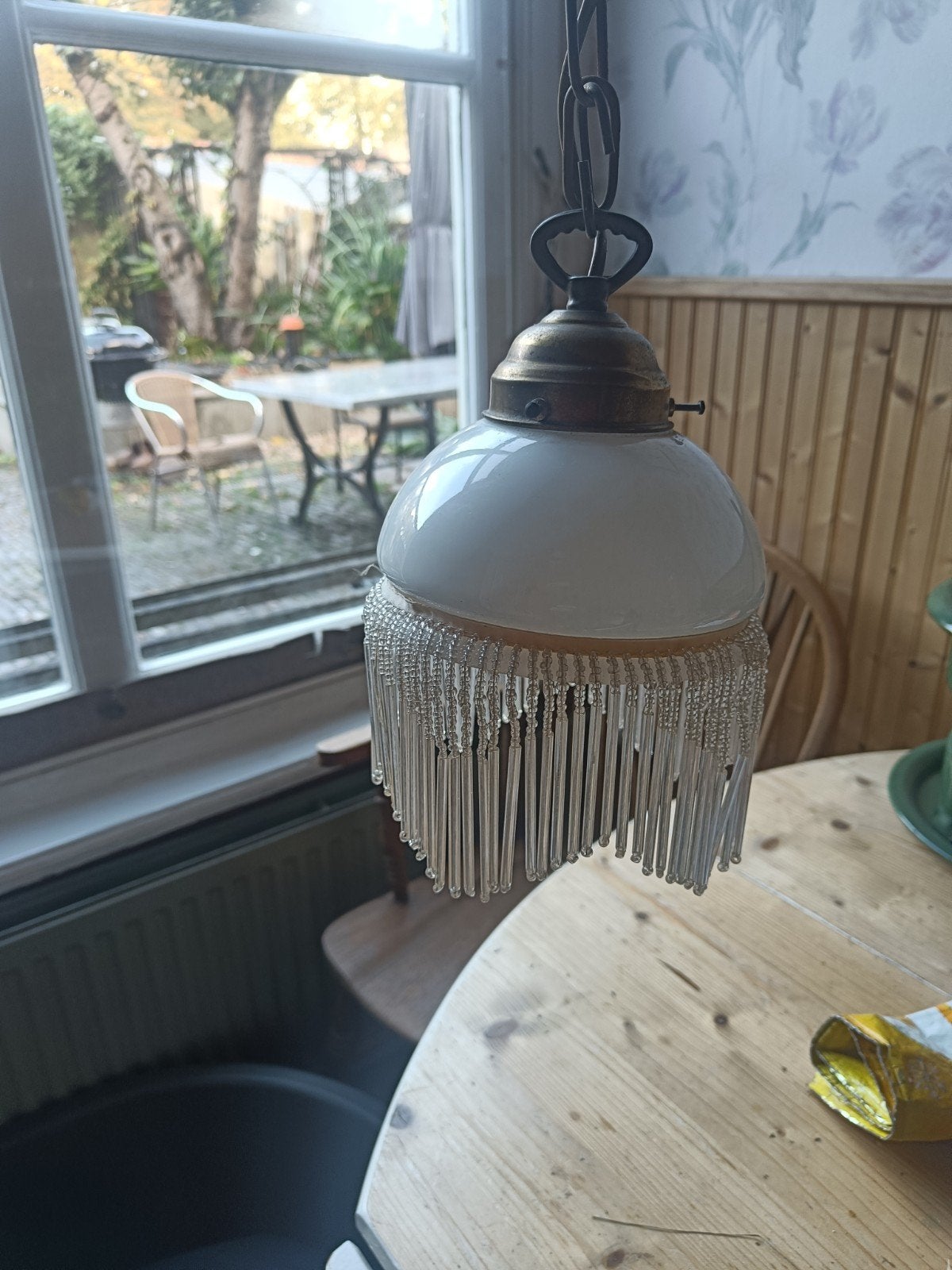 Antieke Hanglamp met Melkglas en Kralen - 16cm, Antiek en Kunst, Ophalen