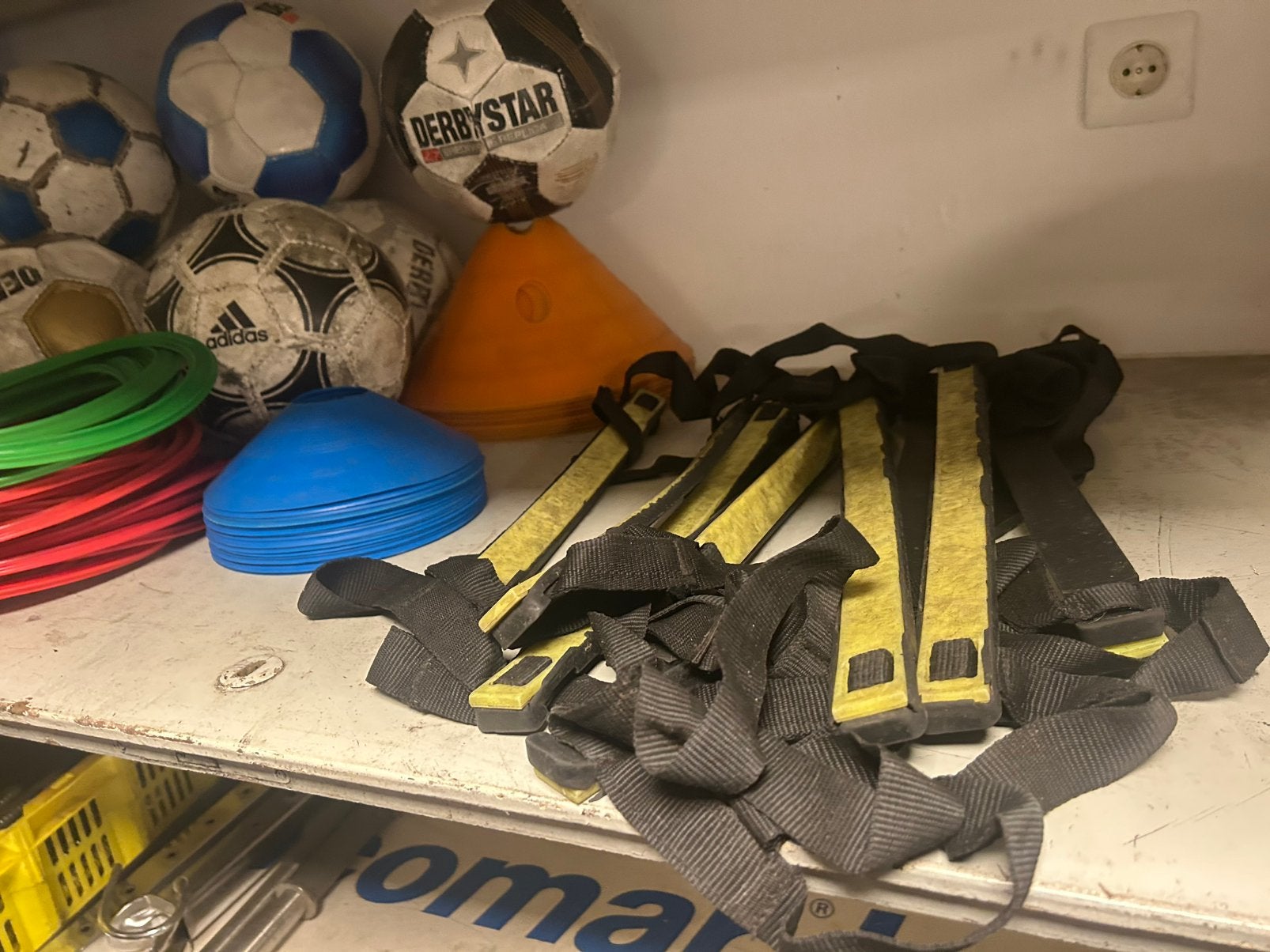 Voetbal materialen €50, Seizoenskaart, Eén persoon, Augustus