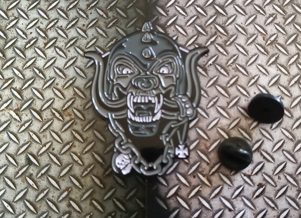 Motorhead prachtige shaped snaggletooth pin badge speld n9, Ophalen of Verzenden, Nieuw, Overige typen