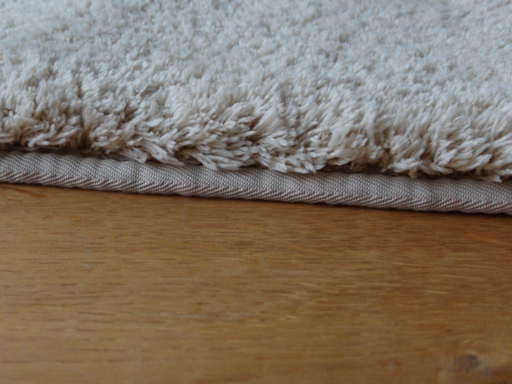 nieuwe grote luxe badmat  **15 euro incl. verzenden ! **, Ophalen of Verzenden, Nieuw, Beige, Badmat