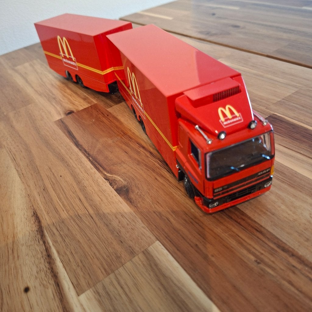 DAF 85 McDonald's 6 x 2 & wipkar gesloten TEKNO/JAVI TOYS, Verzenden, Zo goed als nieuw, Bus of Vrachtwagen, Tekno
