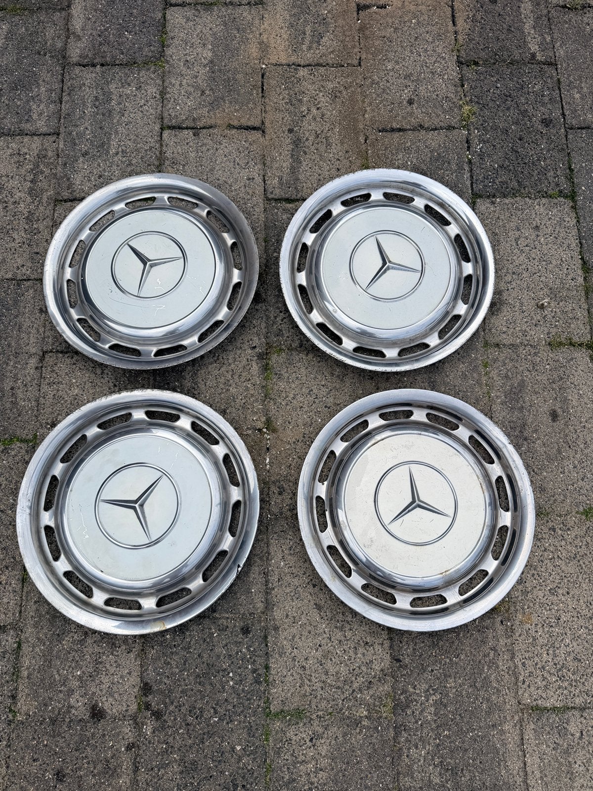 Mercedes Benz Wieldoppen voor W123 wit, Ophalen of Verzenden, Gebruikt