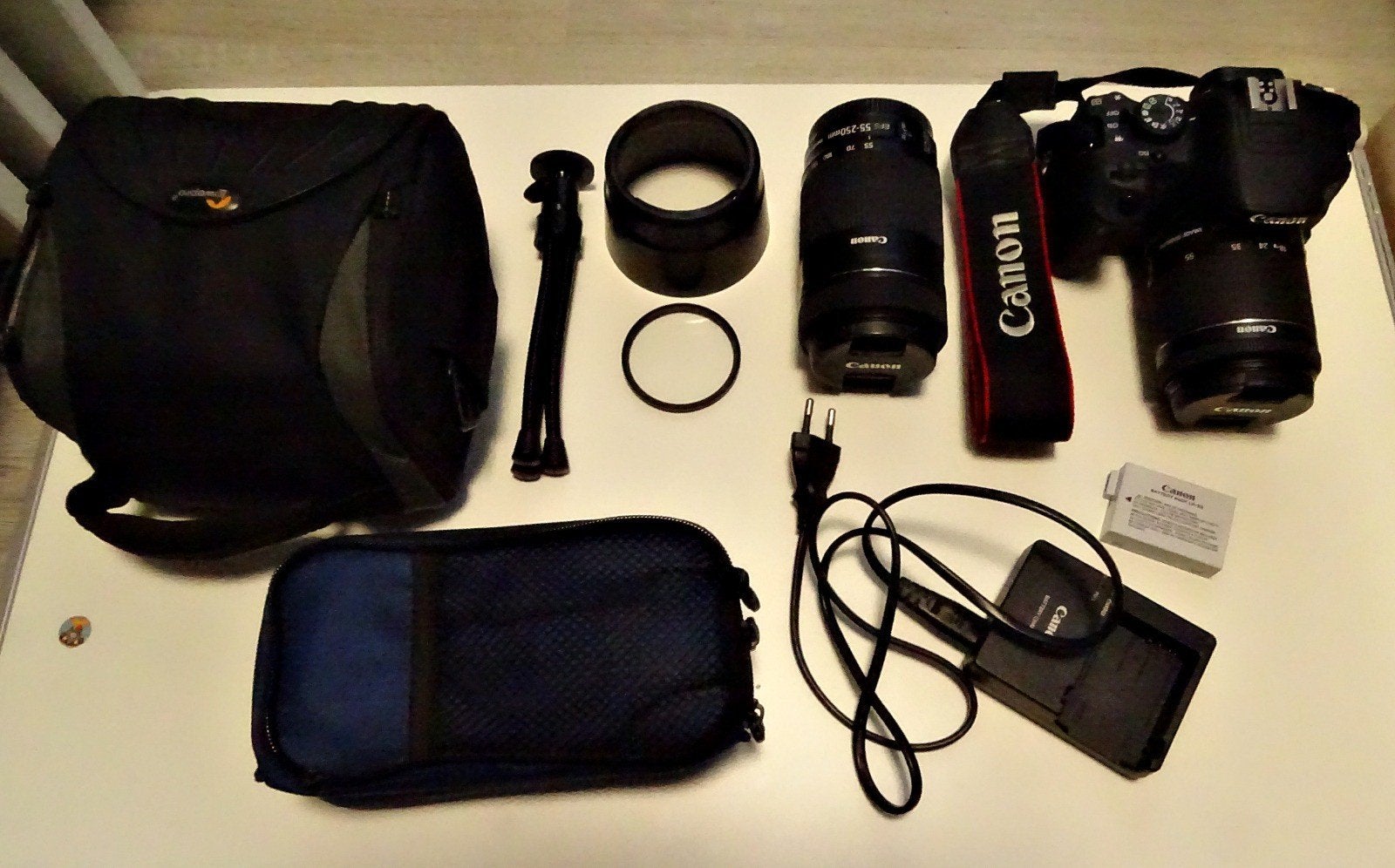 Canon EOS 700D Spiegelreflexcamera 2 lenzen en accessoire, Audio, Tv en Foto, Fotocamera's Digitaal, Spiegelreflex, Canon, Draagriem