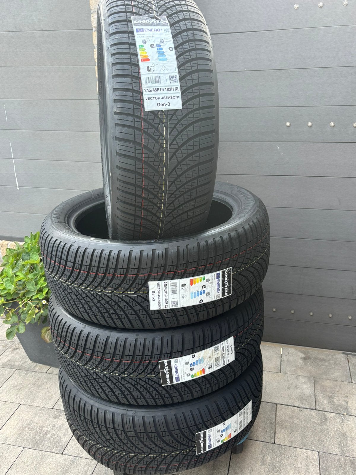 4x245 45 19, nieuwe banden vier seizoens, Auto-onderdelen, Banden en Velgen, 245 mm, Nieuw, All Season, Band(en)