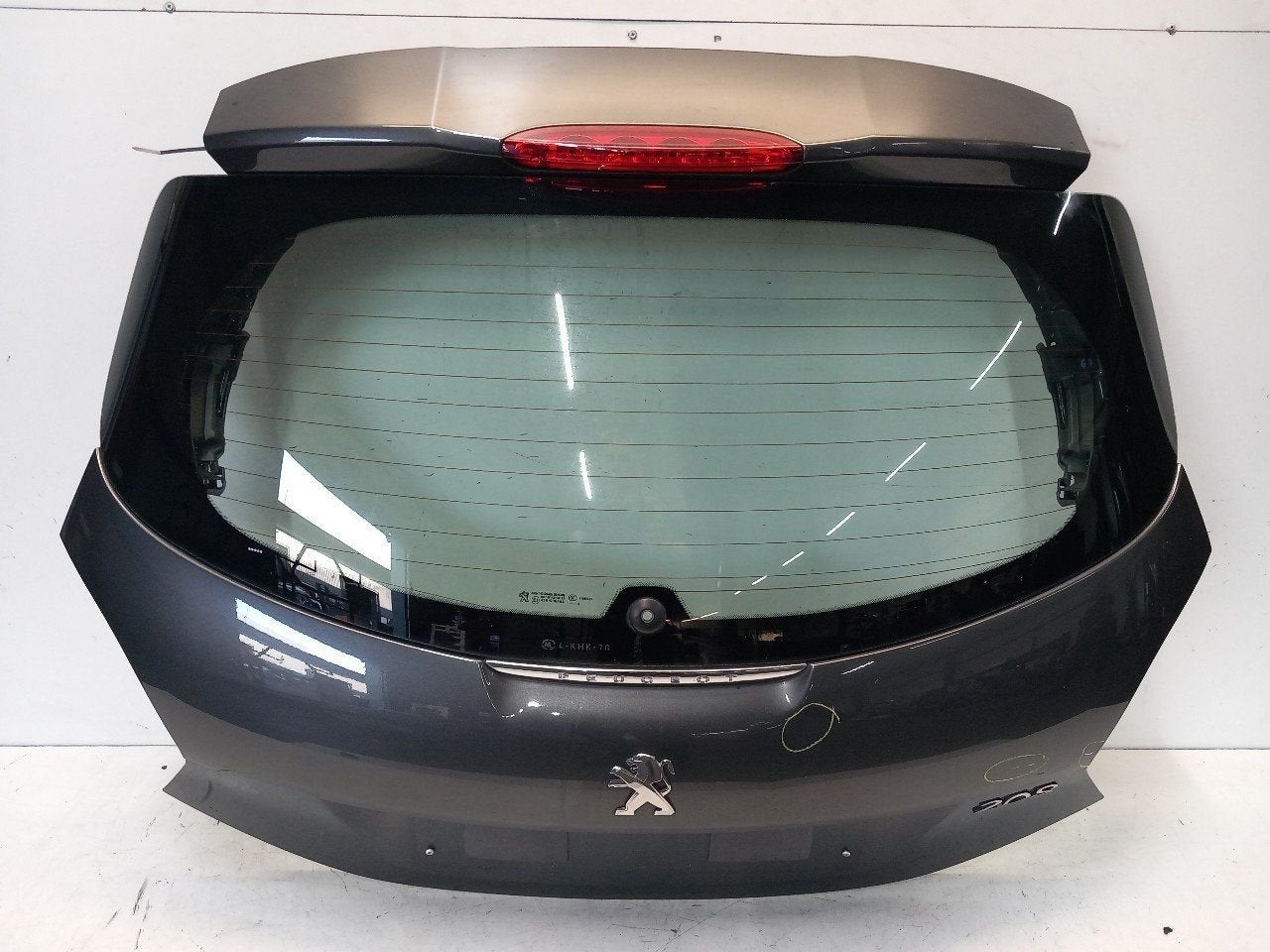 Achterklep Peugeot 208, Onderdelen@venauto.nl, Van der Ven Autorecycling B.V., Gebruikt, Ettenseweg 76, 4706 PB Roosendaal, The Netherlands