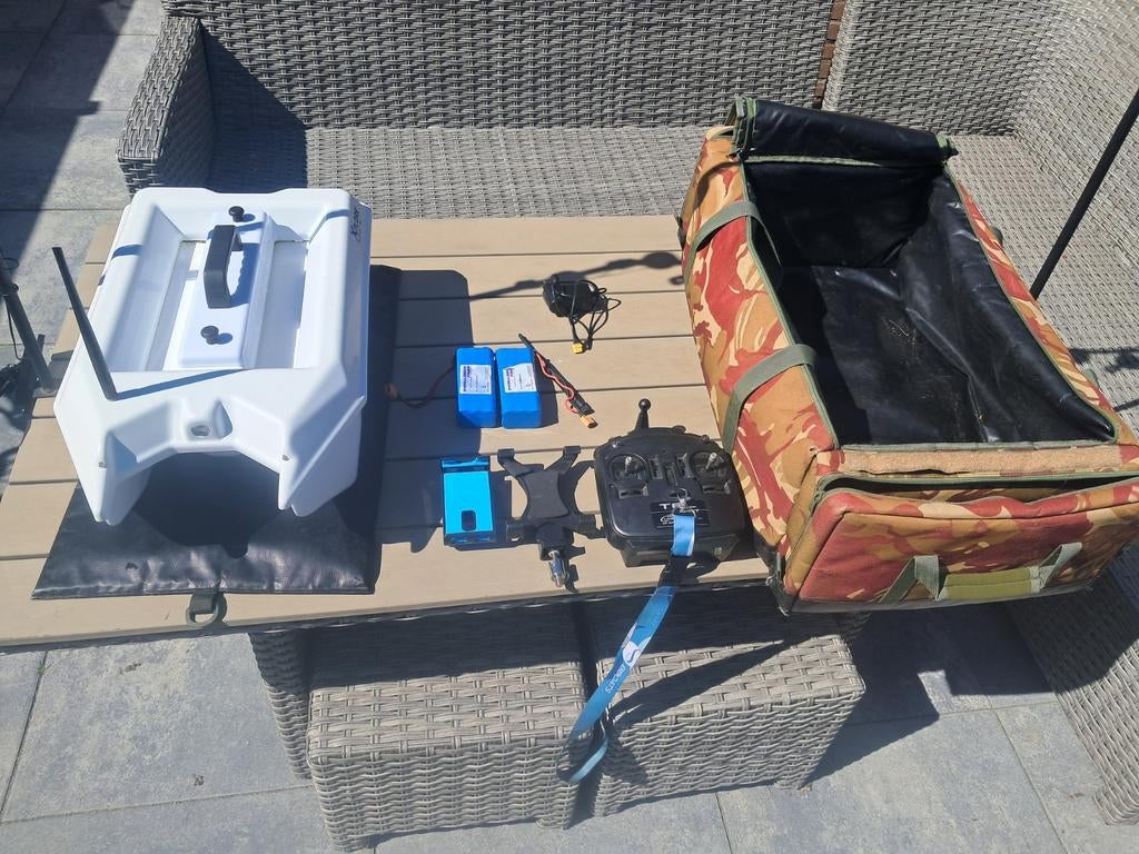 Xplore mk2 voerboot Raymarine dragonfly 5 en Gps, Watersport en Boten, Hengelsport | Karpervissen, Ophalen of Verzenden, Gebruikt