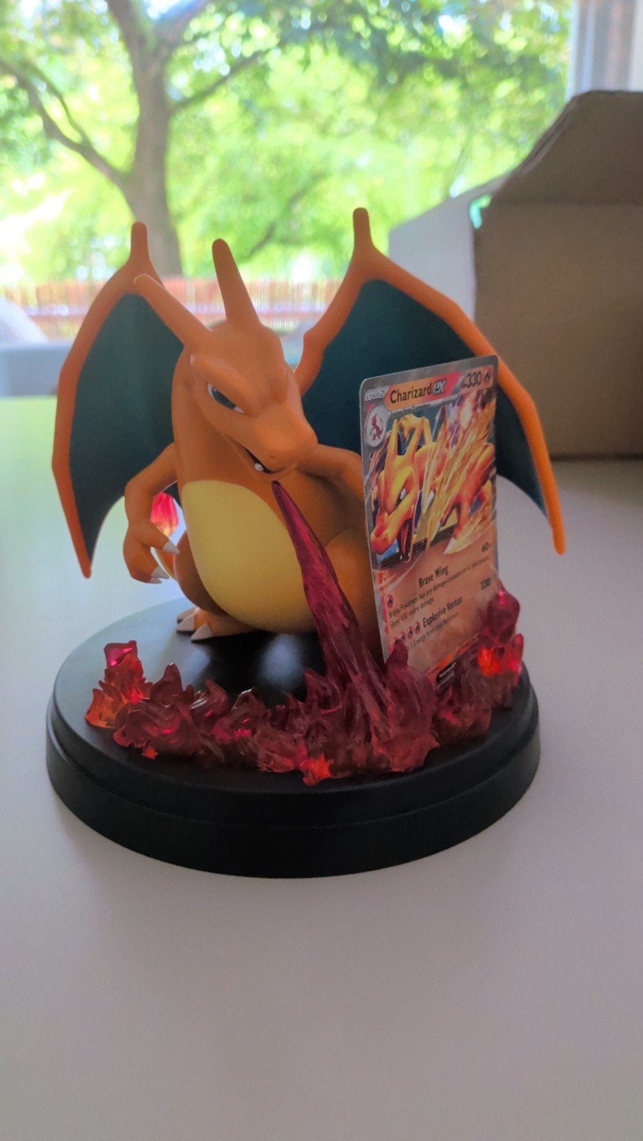 Charizard EX Pokémon kaart en figure, Ophalen of Verzenden, Zo goed als nieuw, Overige typen, Foil