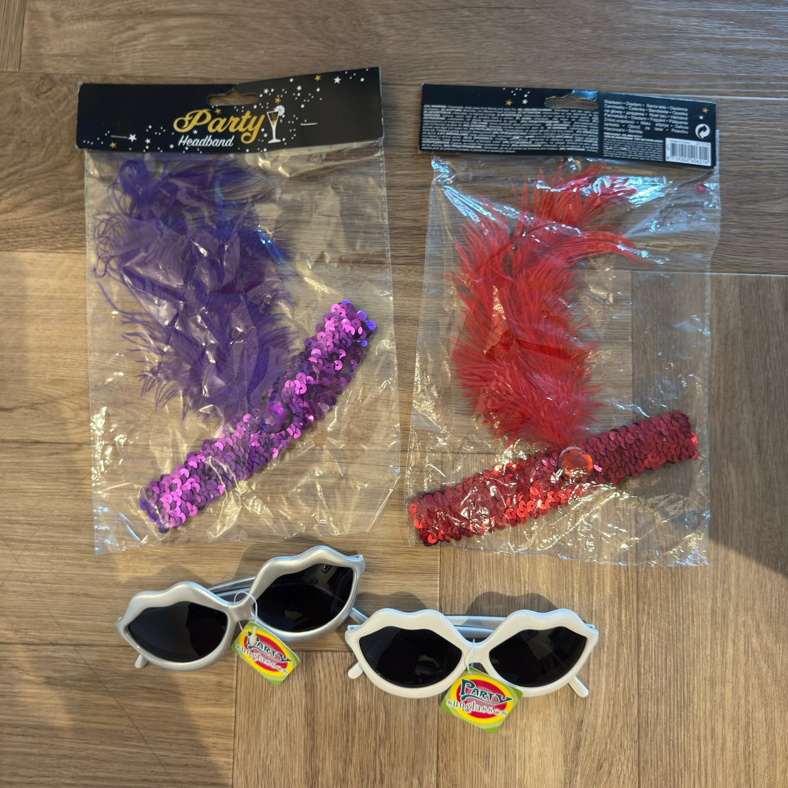 Feestaccessoires: Hoofdbanden met veren en lippenbrillen, Ophalen of Verzenden, Nieuw, Feestartikel, Carnaval