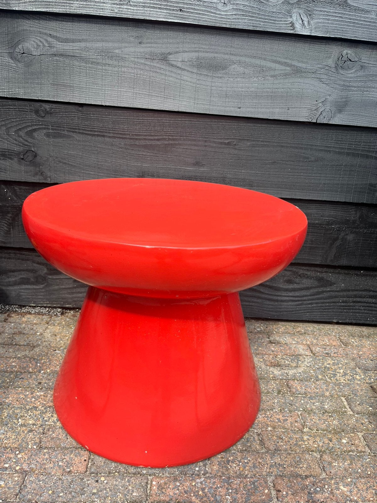 Rood tuintafeltje rond doorsnede 50 cm, Ophalen, Zo goed als nieuw, Rond, Kunststof