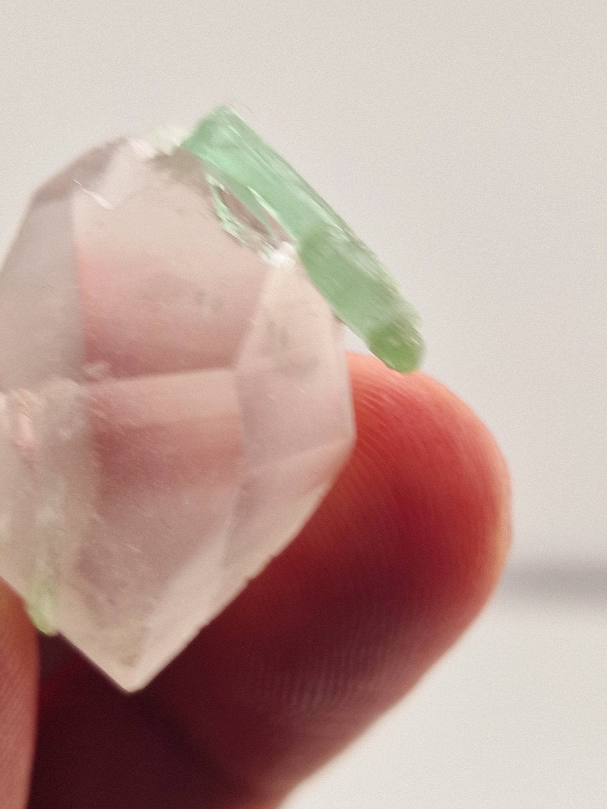Toermalijn Kwarts N380 - 6 gram, 29x21x11mm, Mineralenstraat 10, 1234 AB Edelsteenstad, Info@natuurlijkemineralen.nl, Nieuw, Ophalen of Verzenden