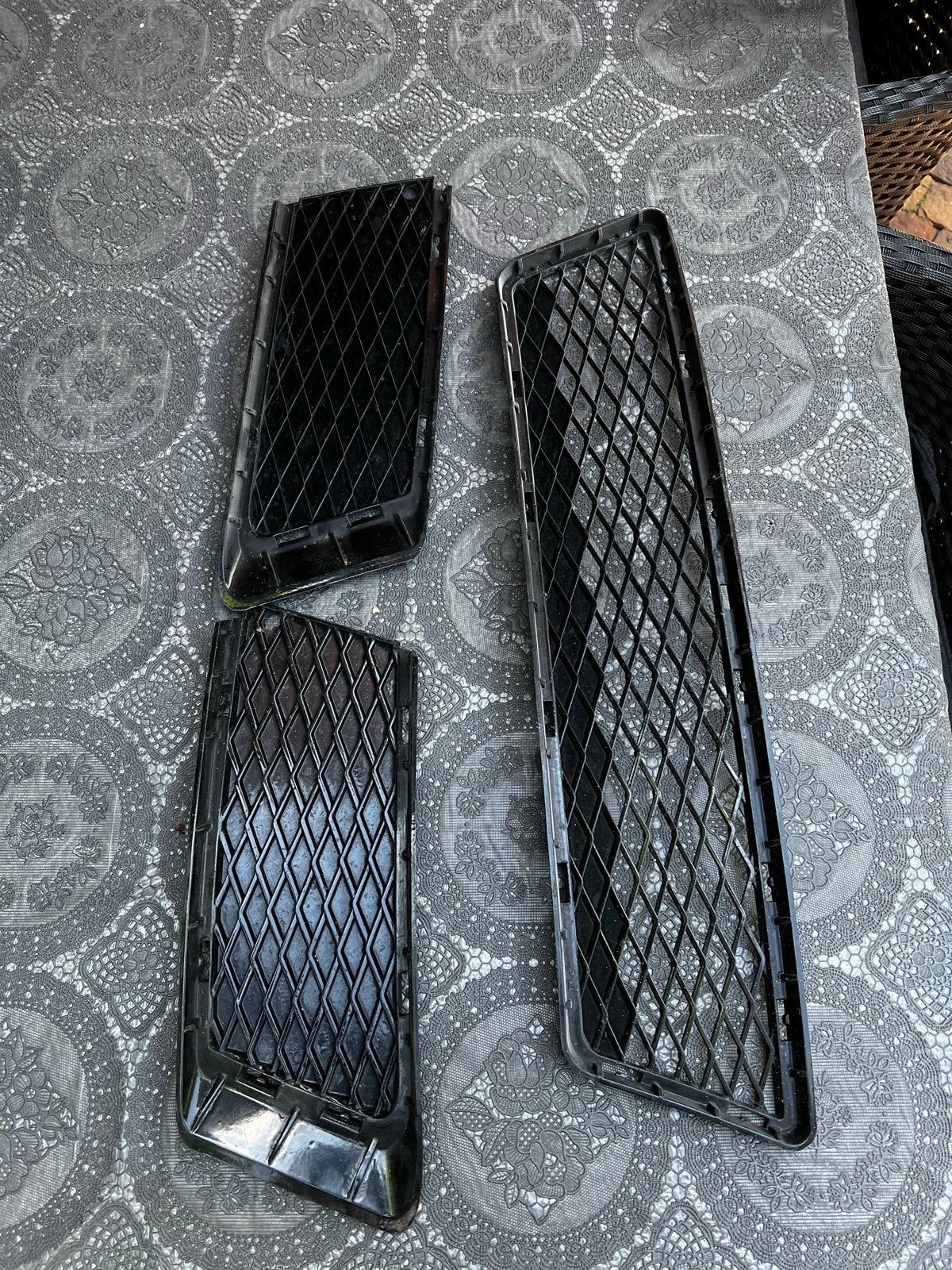 BMW E92 Coupé Bumper Roosters/Grill Zwart Gespoten, Gebruikt, Voor, Ophalen of Verzenden, Bumper