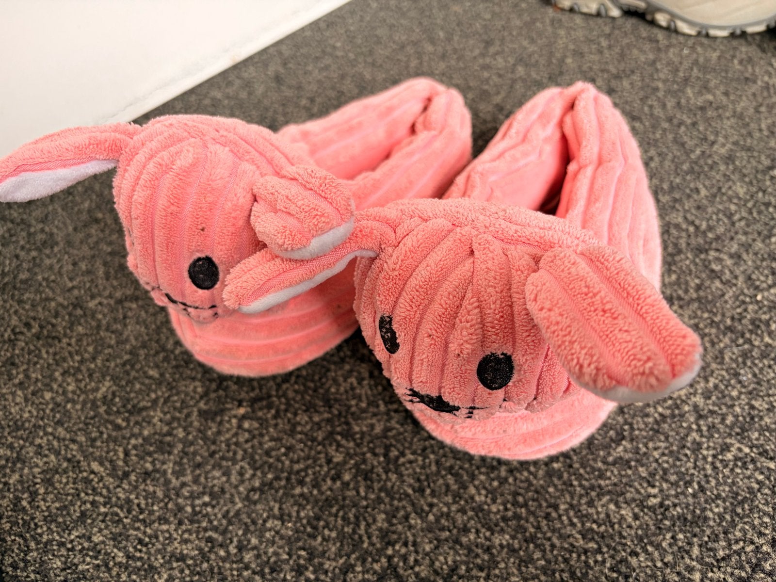 Roze konijnen pantoffels maat 30/31, Ophalen of Verzenden, Zo goed als nieuw, Meisje, Schoenen
