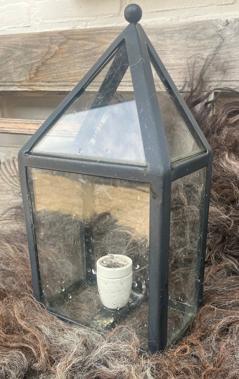 Zwarte metalen lantaarn, Jan de Bouvrie design, Tuin en Terras, Buitenverlichting, Ophalen, Wandlamp, 50 tot 250 watt, Waterbestendig