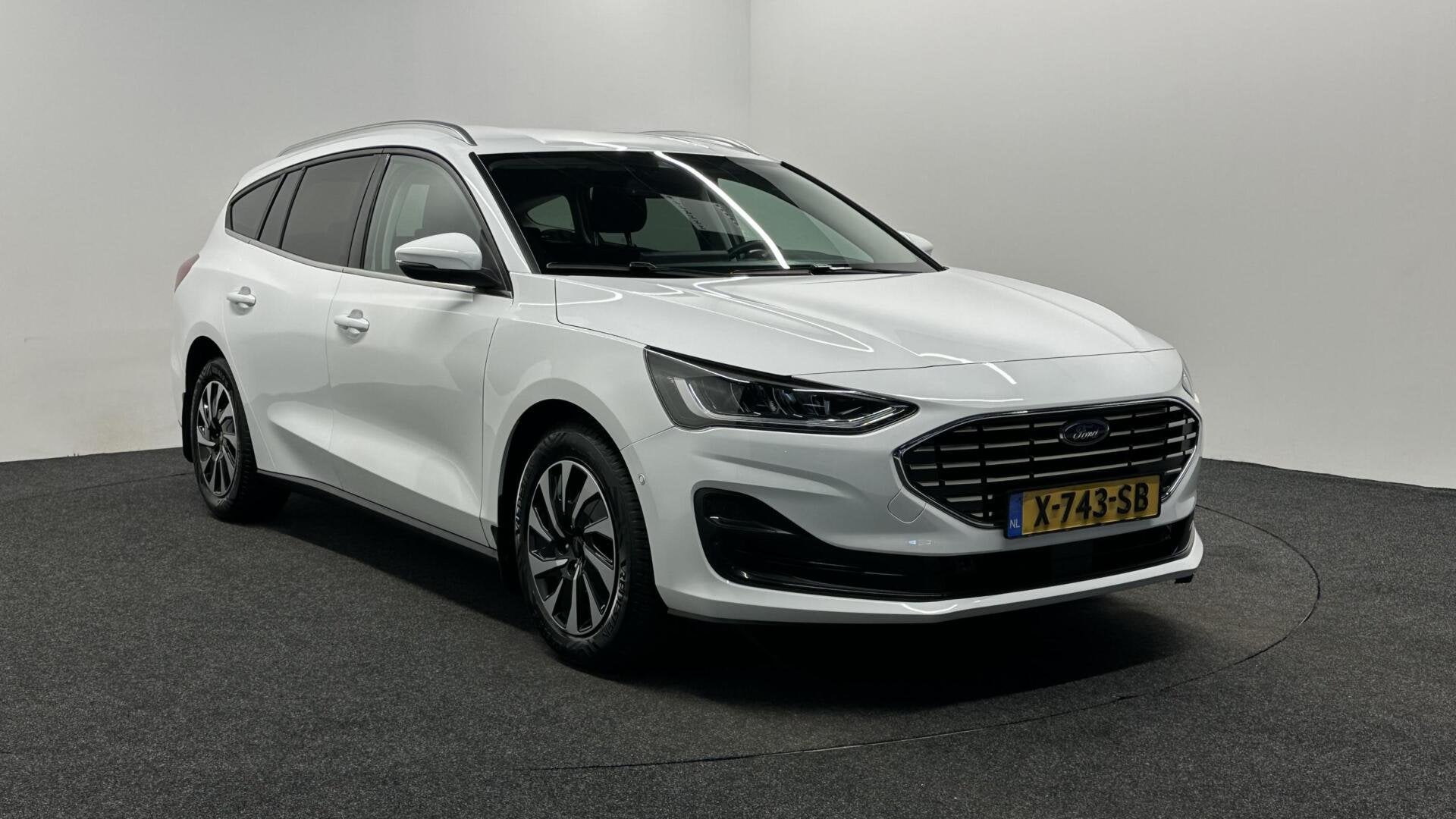 Ford Focus Wagon 1.0 EcoBoost Hybrid Titanium X CAMERA CARPL, Stof, Gebruikt, Euro 6, Met garantie (alle)