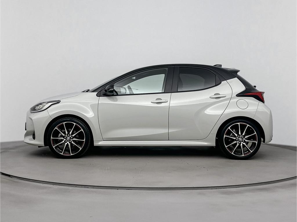 Toyota Yaris 1.5 Hybrid GR Sport Bi-Tone | JBL-Audio | Navig, Auto's, 12 maanden, 450 kg, Gebruikt, 23 km/l