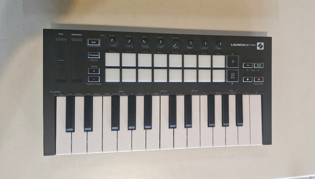 Novation Launchkey Mini MK3 25 - absolute nieuwstaat, Overige merken, Midi-aansluiting, Zo goed als nieuw, Overige aantallen