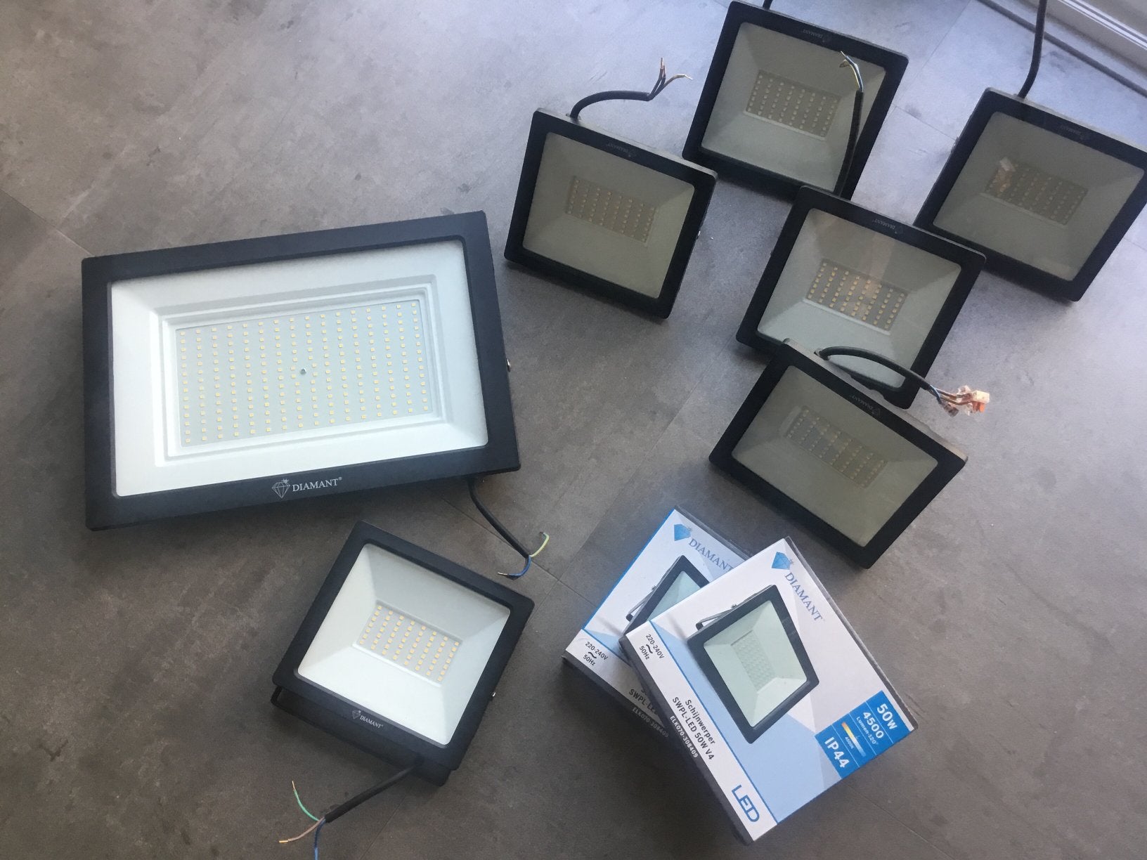 Led schijnwerpers  (Diamant ), Ophalen, Gebruikt, 50 tot 200 watt, Lamp met armatuur