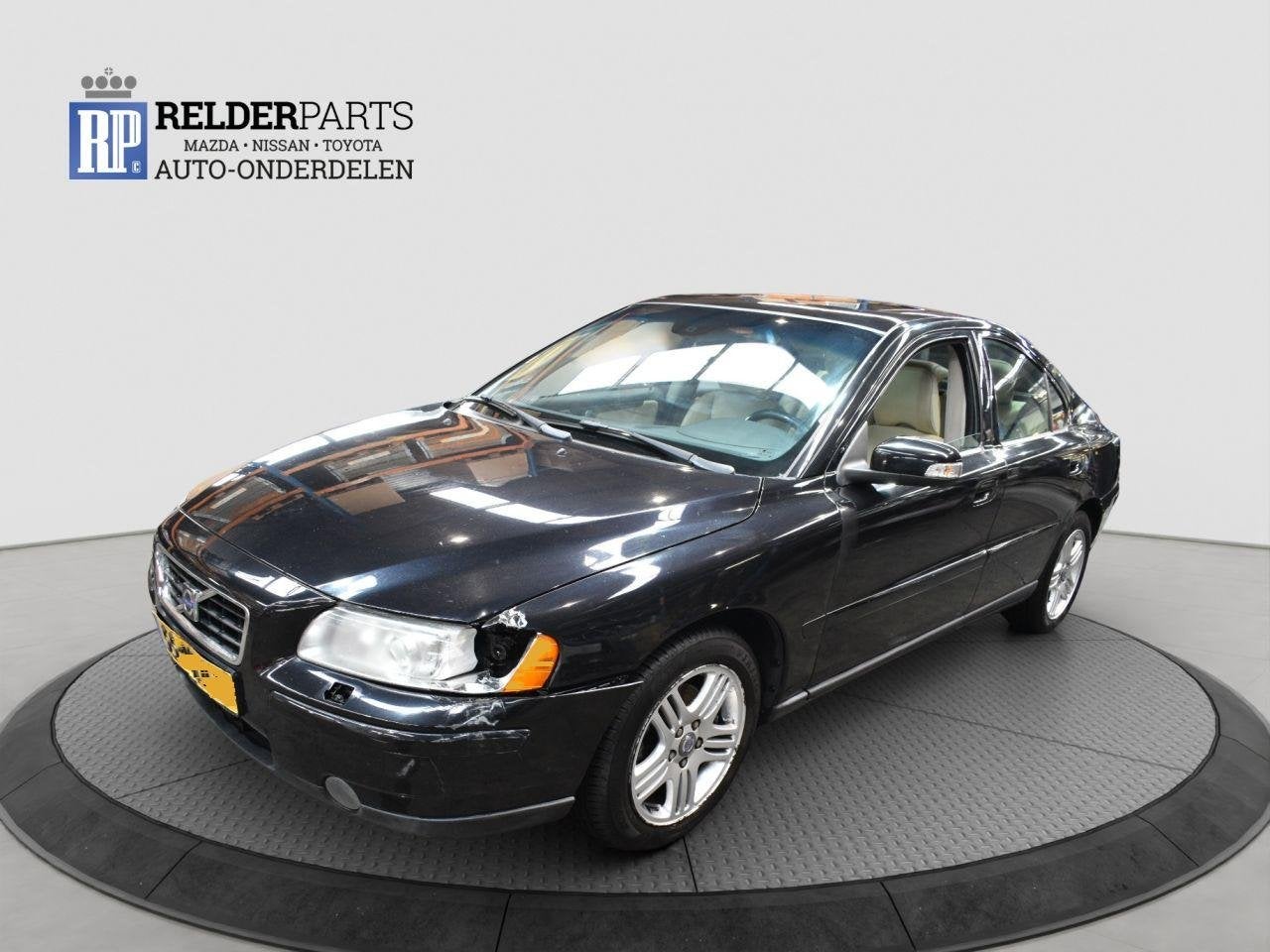 Volvo S60 2.4 D5 20V (bj 2009, automaat), Automaat, Info@volvocars.com, Zwart, Diesel