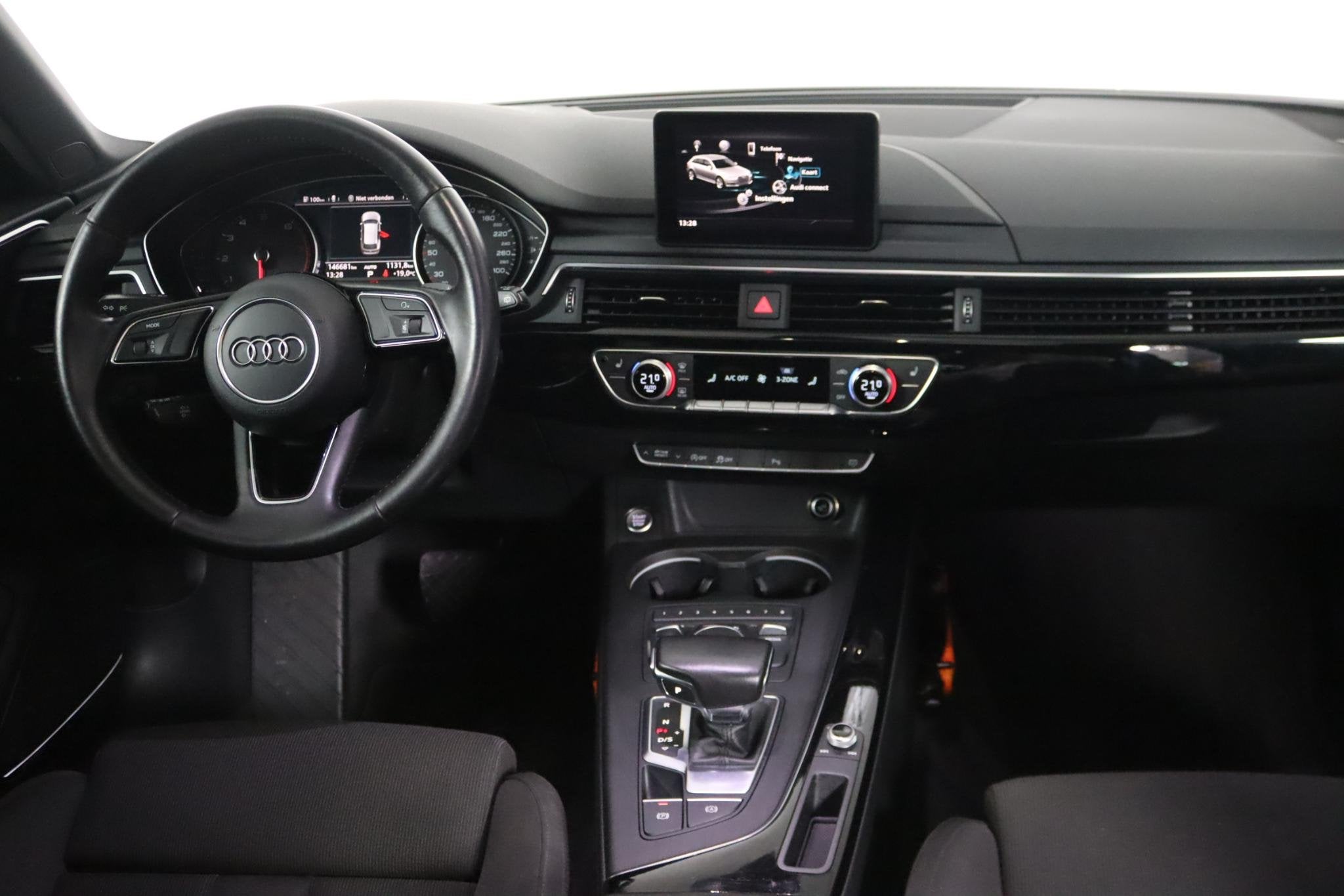 Audi A4 Avant 2.0 TFSI ultra Sport S-Line Panoramadak, Trekh, Auto's, Stof, 1984 cc, 1435 kg, A4