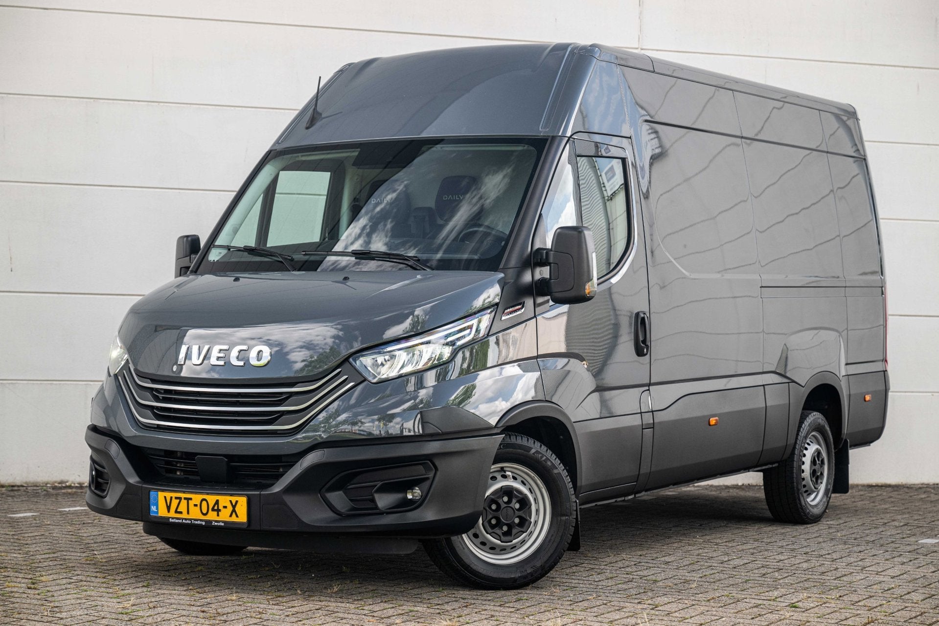 Iveco Daily 35S18HV 3.0 180pk AUT. L2H2 |LED|Navi|ACC|Camera, Automaat, Gebruikt, 4 cilinders, Iveco