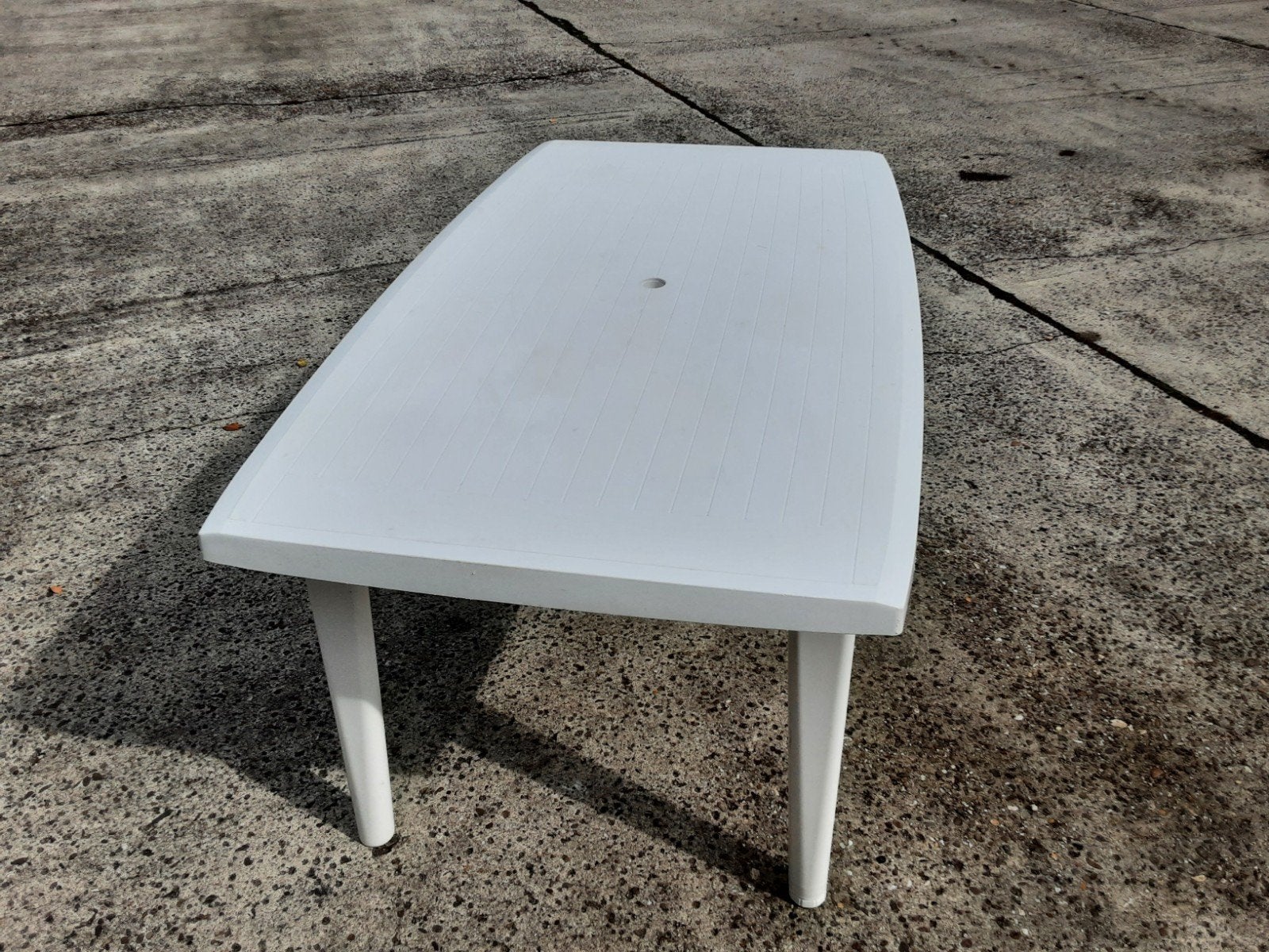 hartman tafel, Ophalen, Zo goed als nieuw