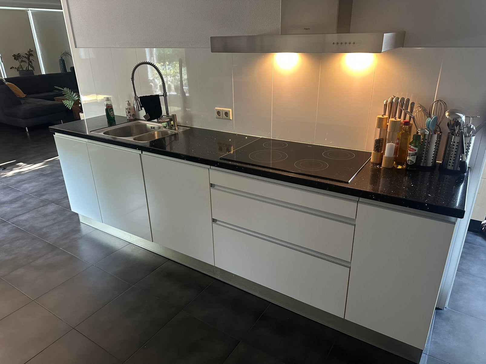 Keuken, Huis en Inrichting, Keuken | Complete keukens, Gebruikt, Overige typen, Ophalen of Verzenden, Hoogglans of Gelakt